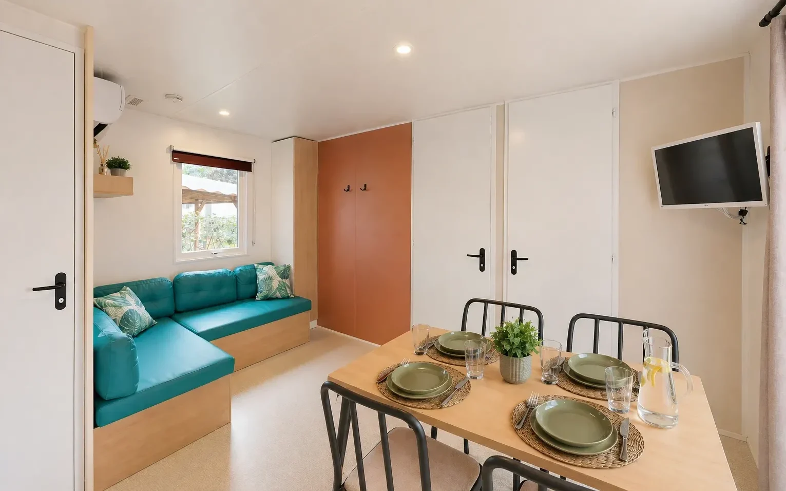 Intérieur de mobil-home tout confort au Camping Saint Gabriel à Tarascon