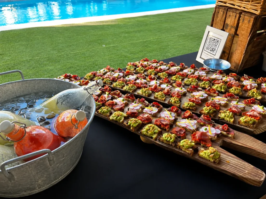 Buffet apéritif et cocktails pour événement privé au Camping Saint-Gabriel en Provence