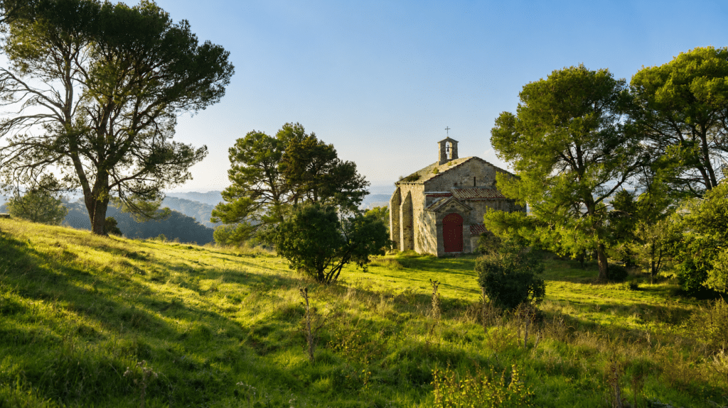 Chapelle Notre-Dame-du-Château à Saint-Étienne-du-Grès dans les Alpilles