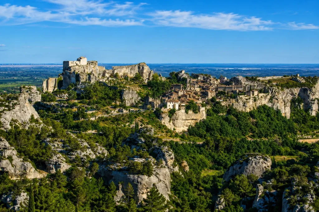 Village des Baux-de-Provence dans les Alpilles près du Camping Saint Gabriel